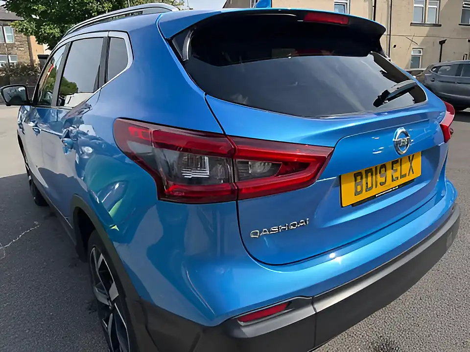 Used 2019 Nissan Qashqai Tekna Blue - Interior and Exterior details 8