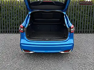Used 2019 Nissan Qashqai Tekna+ Blue - Interior and Exterior details 10