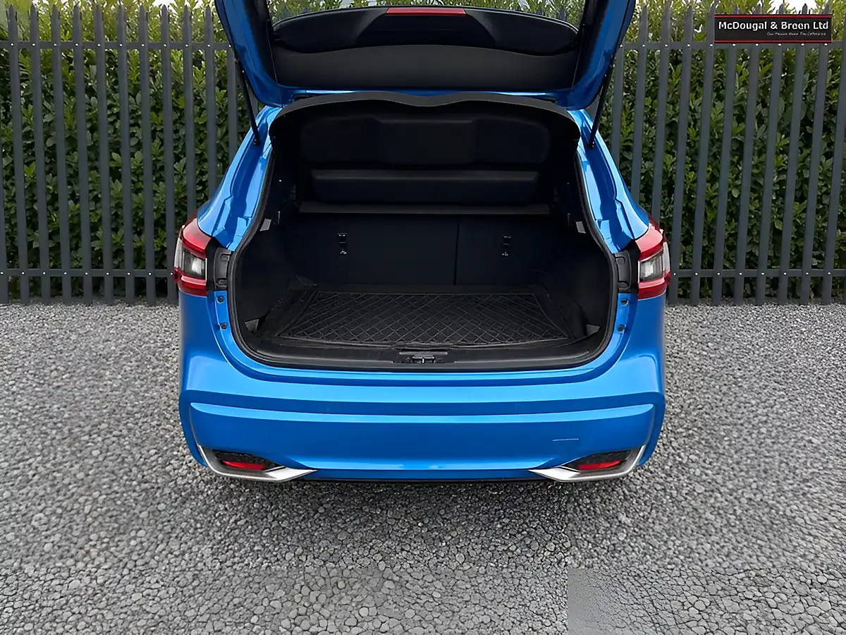 Used 2019 Nissan Qashqai Tekna+ Blue - Interior and Exterior details 10