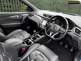 Used 2019 Nissan Qashqai Tekna+ Blue - Interior and Exterior details 13