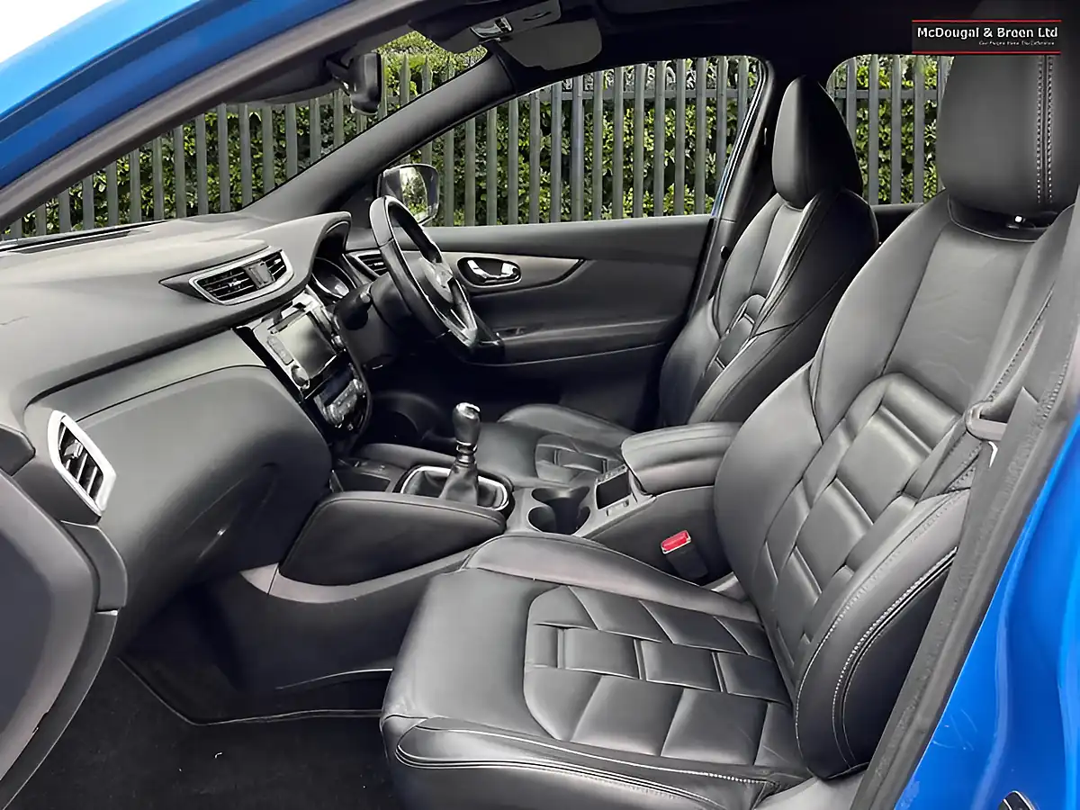 Used 2019 Nissan Qashqai Tekna+ Blue - Interior and Exterior details 14