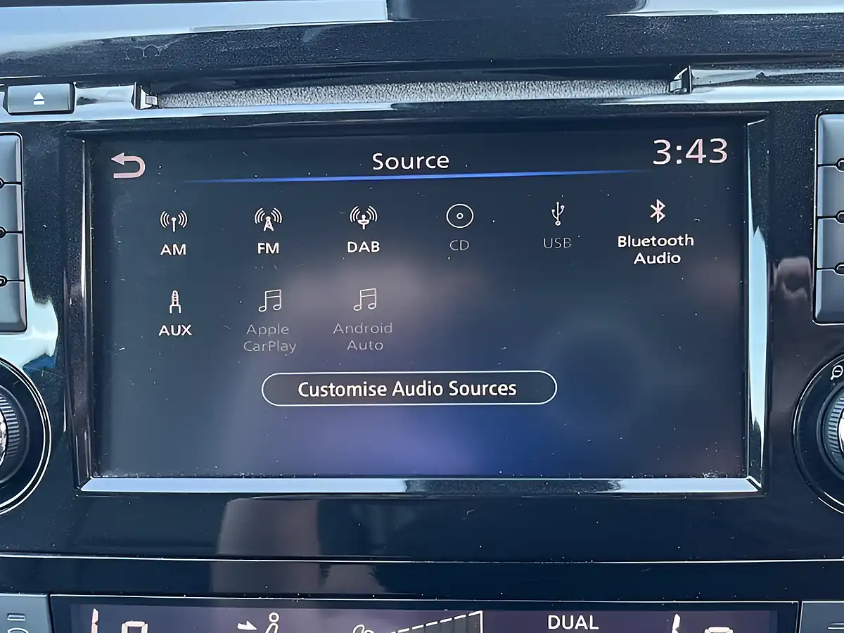 Used 2019 Nissan Qashqai Tekna+ Blue - Interior and Exterior details 16