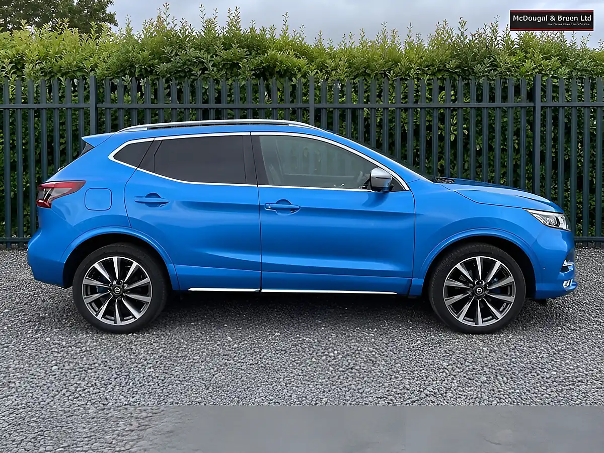 Used 2019 Nissan Qashqai Tekna+ Blue - Interior and Exterior details 6