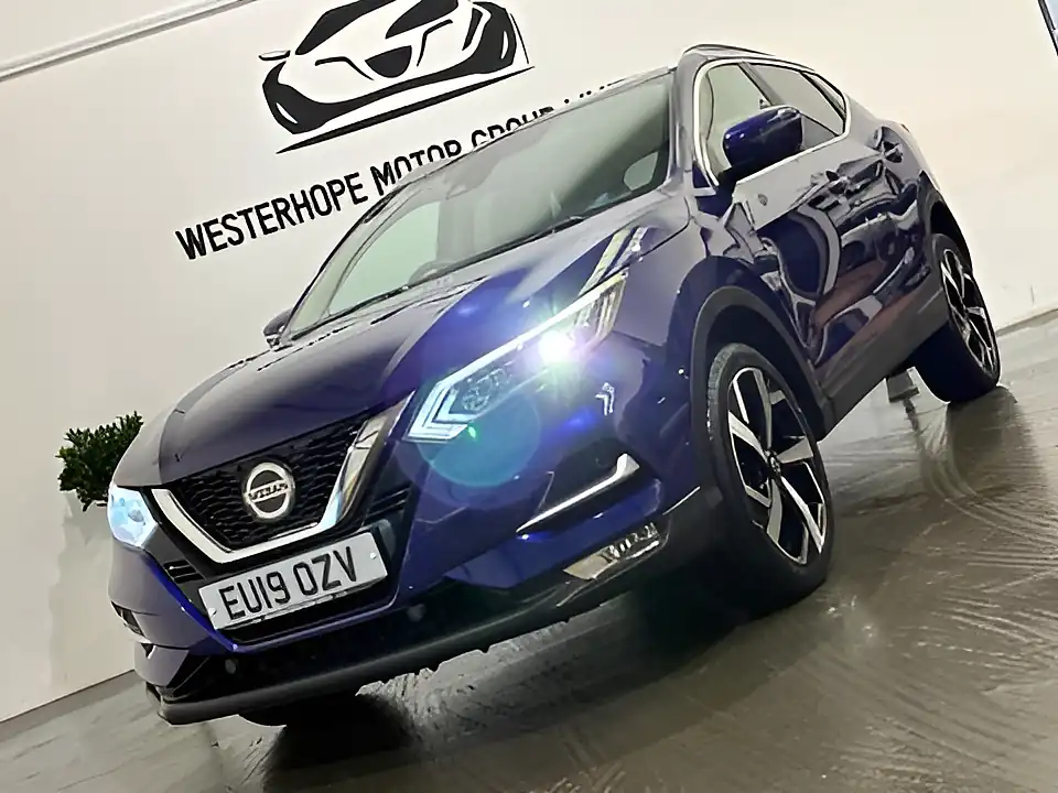 Used 2019 Nissan Qashqai Tekna Blue - Interior and Exterior details 13