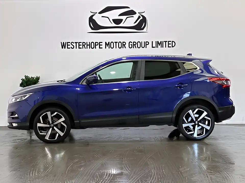 Used 2019 Nissan Qashqai Tekna Blue - Interior and Exterior details 19