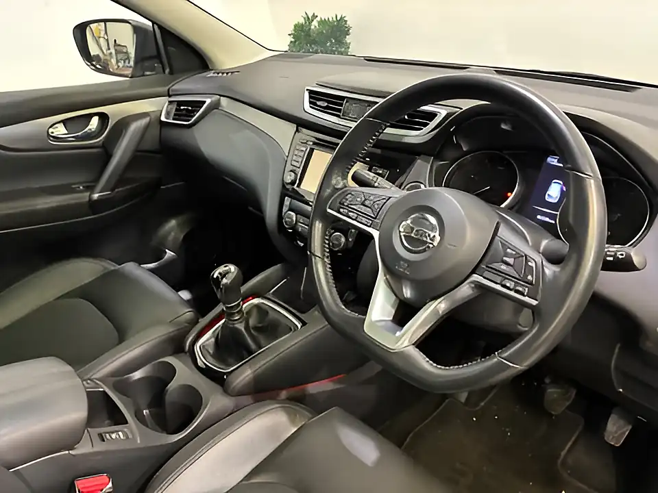 Used 2019 Nissan Qashqai Tekna Blue - Interior and Exterior details 3