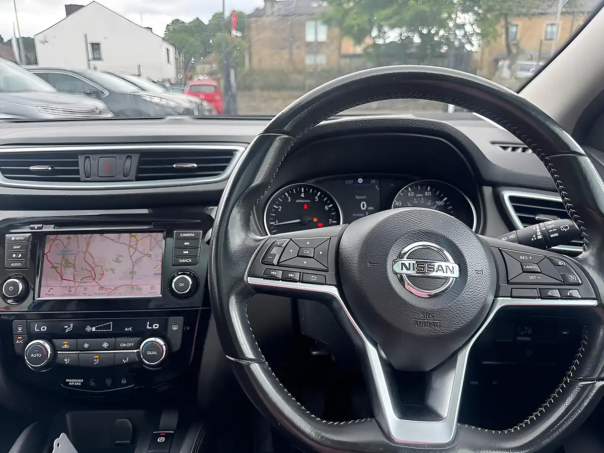 Used 2019 Nissan Qashqai Tekna Grey - Interior and Exterior details 6