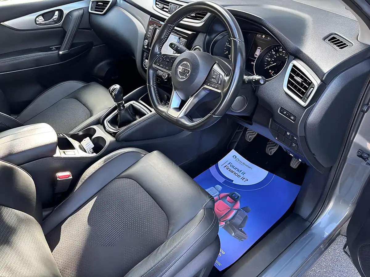 Used 2019 Nissan Qashqai Tekna Grey - Interior and Exterior details 11