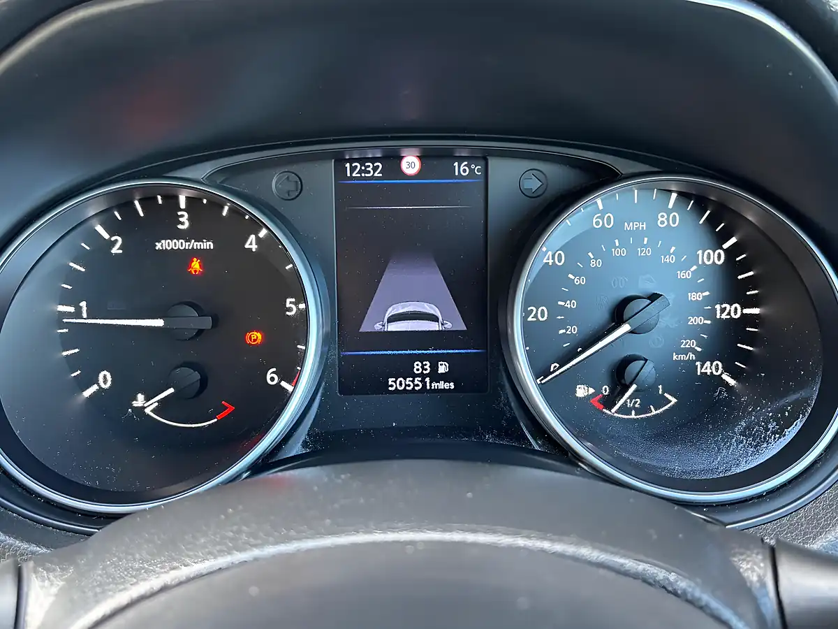 Used 2019 Nissan Qashqai Tekna Grey - Interior and Exterior details 16
