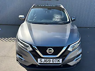 Used 2019 Nissan Qashqai Tekna Grey - Interior and Exterior details 4