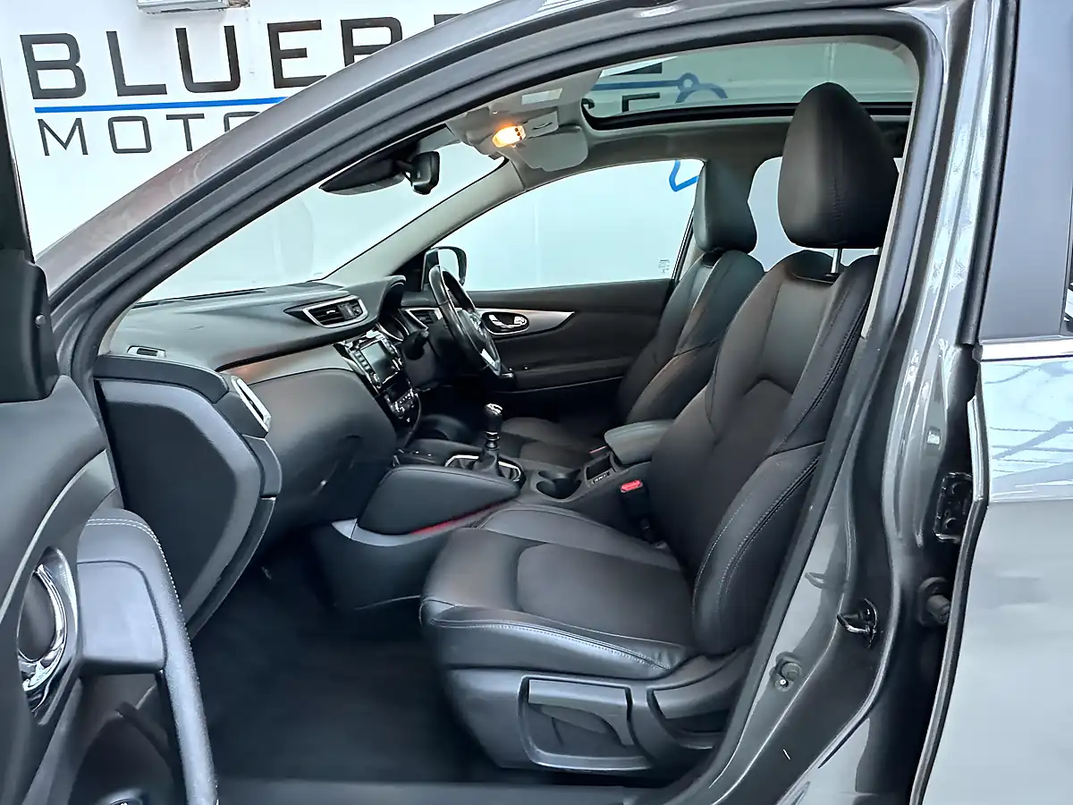 Used 2019 Nissan Qashqai Tekna Gun Metal Grey - Interior and Exterior details 10