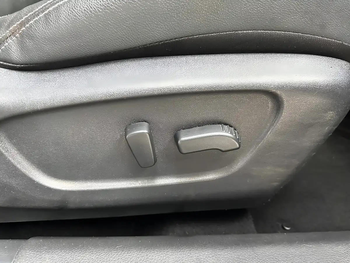 Used 2019 Nissan Qashqai Tekna Gun Metal Grey - Interior and Exterior details 13