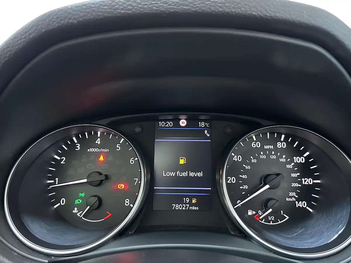 Used 2019 Nissan Qashqai Tekna Gun Metal Grey - Interior and Exterior details 17