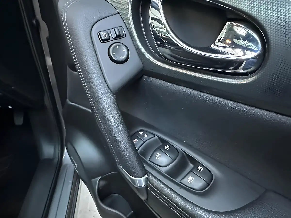 Used 2019 Nissan Qashqai Tekna Gun Metal Grey - Interior and Exterior details 19