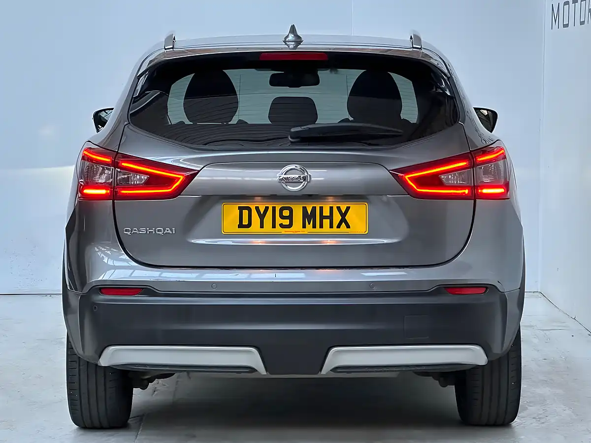 Used 2019 Nissan Qashqai Tekna Gun Metal Grey - Interior and Exterior details 6