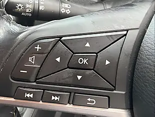 Used 2019 Nissan Qashqai Tekna Red - Interior and Exterior details 13