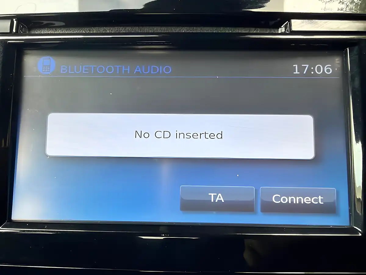 Used 2019 Nissan Qashqai Tekna Red - Interior and Exterior details 15