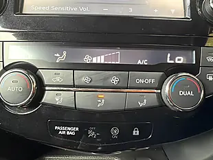 Used 2019 Nissan Qashqai Tekna Red - Interior and Exterior details 16