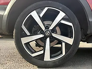Used 2019 Nissan Qashqai Tekna Red - Interior and Exterior details 20