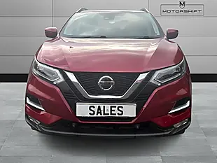 Used 2019 Nissan Qashqai Tekna Red - Interior and Exterior details 3