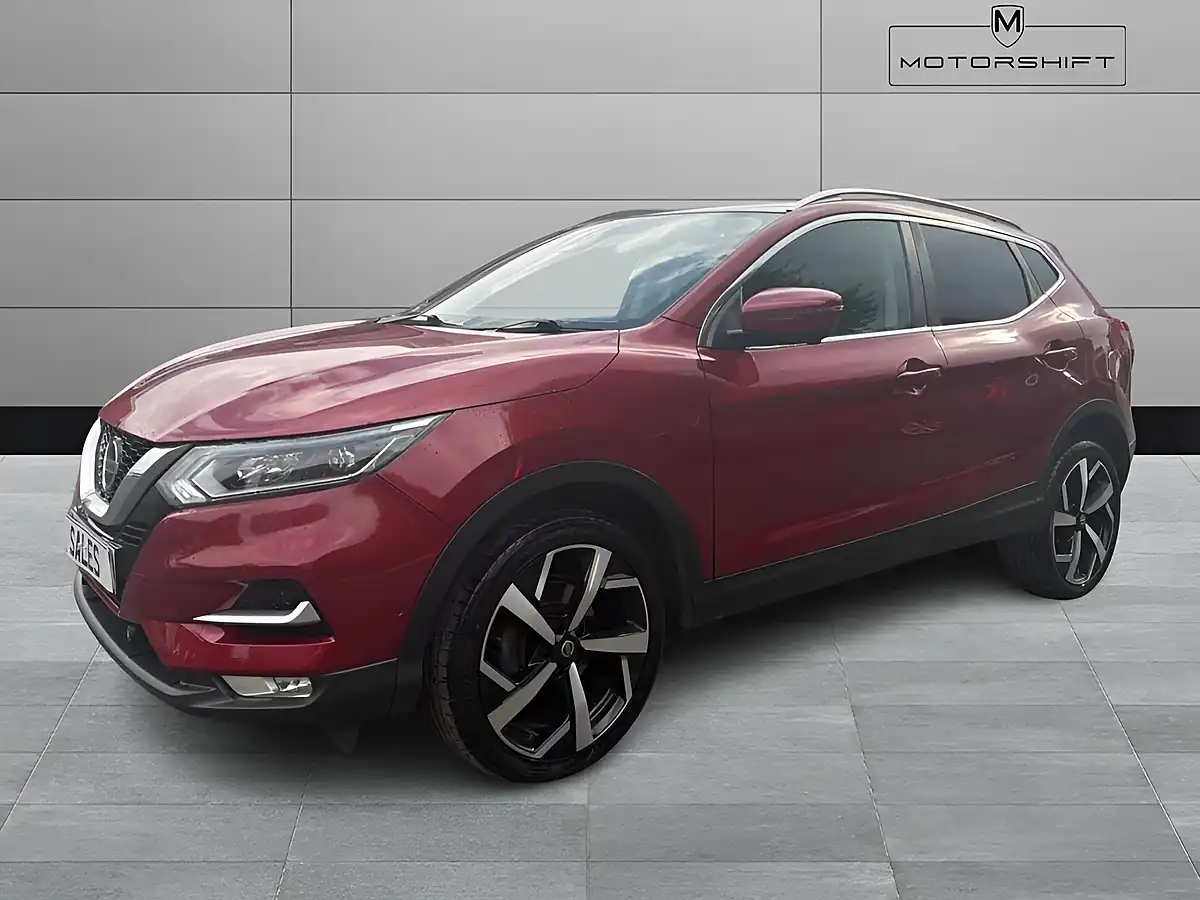 Used 2019 Nissan Qashqai Tekna Red - Interior and Exterior details 5