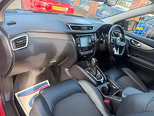 Used 2019 Nissan Qashqai Tekna Red - Interior and Exterior details 11