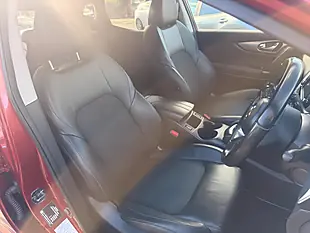Used 2019 Nissan Qashqai Tekna Red - Interior and Exterior details 17