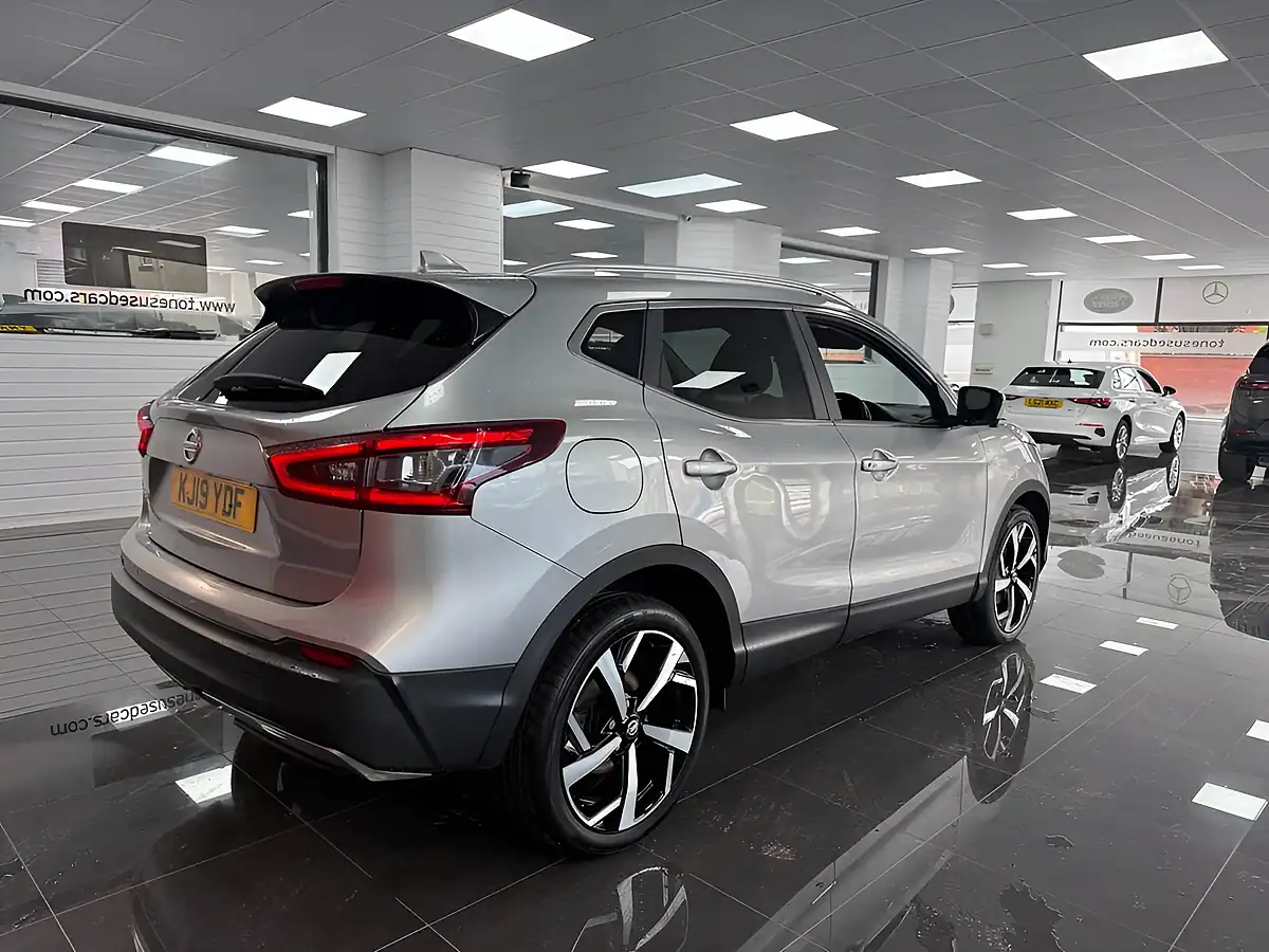 Used 2019 Nissan Qashqai Tekna Silver - Interior and Exterior details 2