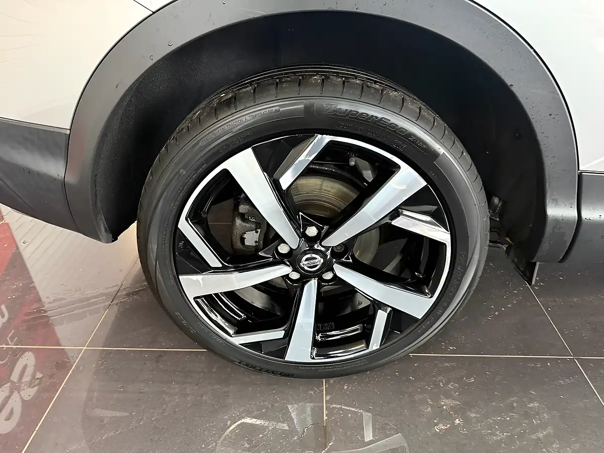 Used 2019 Nissan Qashqai Tekna Silver - Interior and Exterior details 3