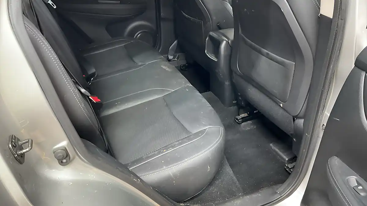 Used 2019 Nissan Qashqai Tekna Silver - Interior and Exterior details 10