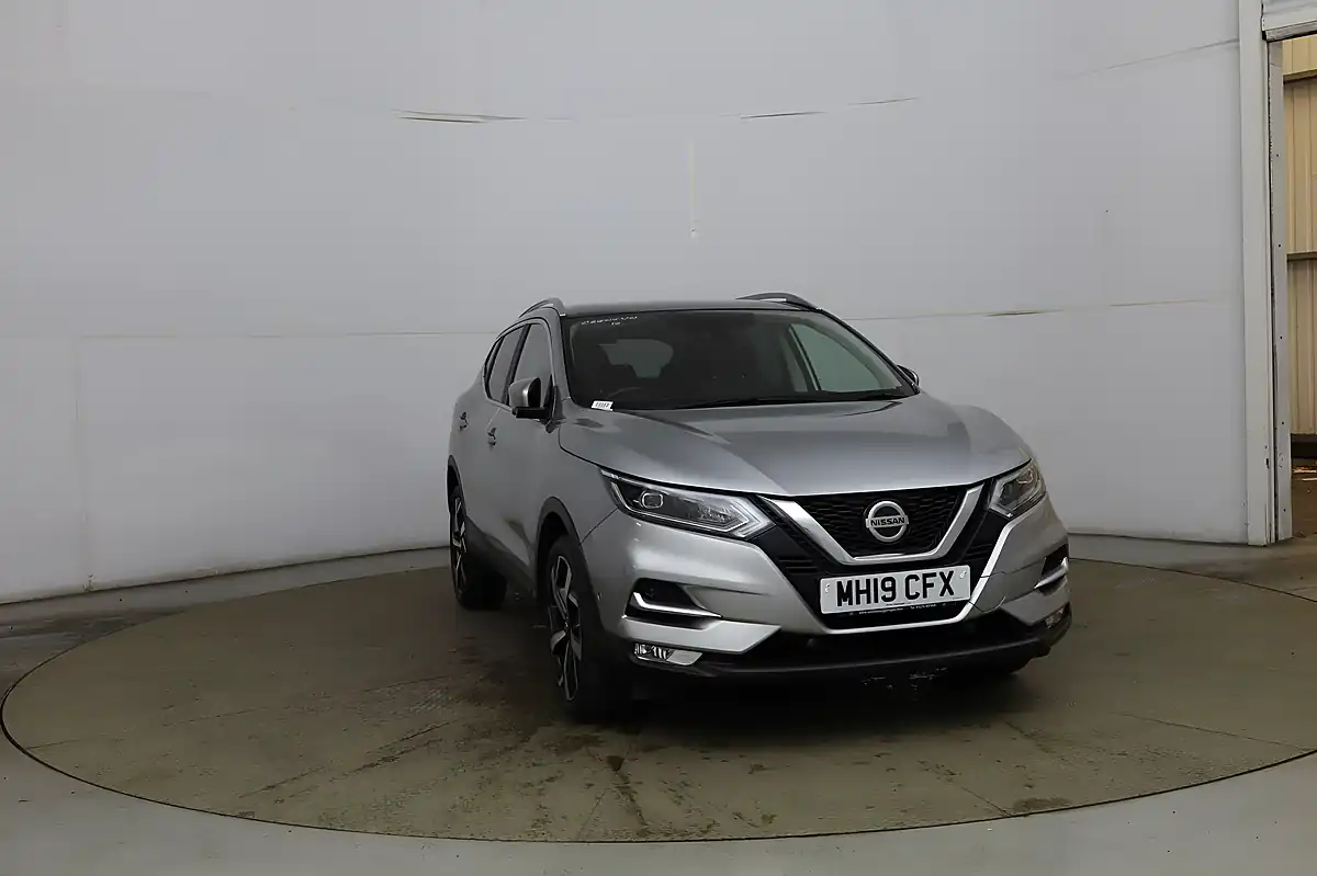 Used 2019 Nissan Qashqai Tekna Silver - Interior and Exterior details 3
