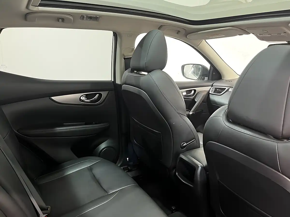 Used 2019 Nissan Qashqai Tekna White - Interior and Exterior details 13