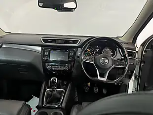 Used 2019 Nissan Qashqai Tekna White - Interior and Exterior details 14