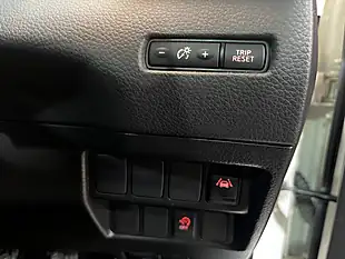 Used 2019 Nissan Qashqai Tekna White - Interior and Exterior details 17
