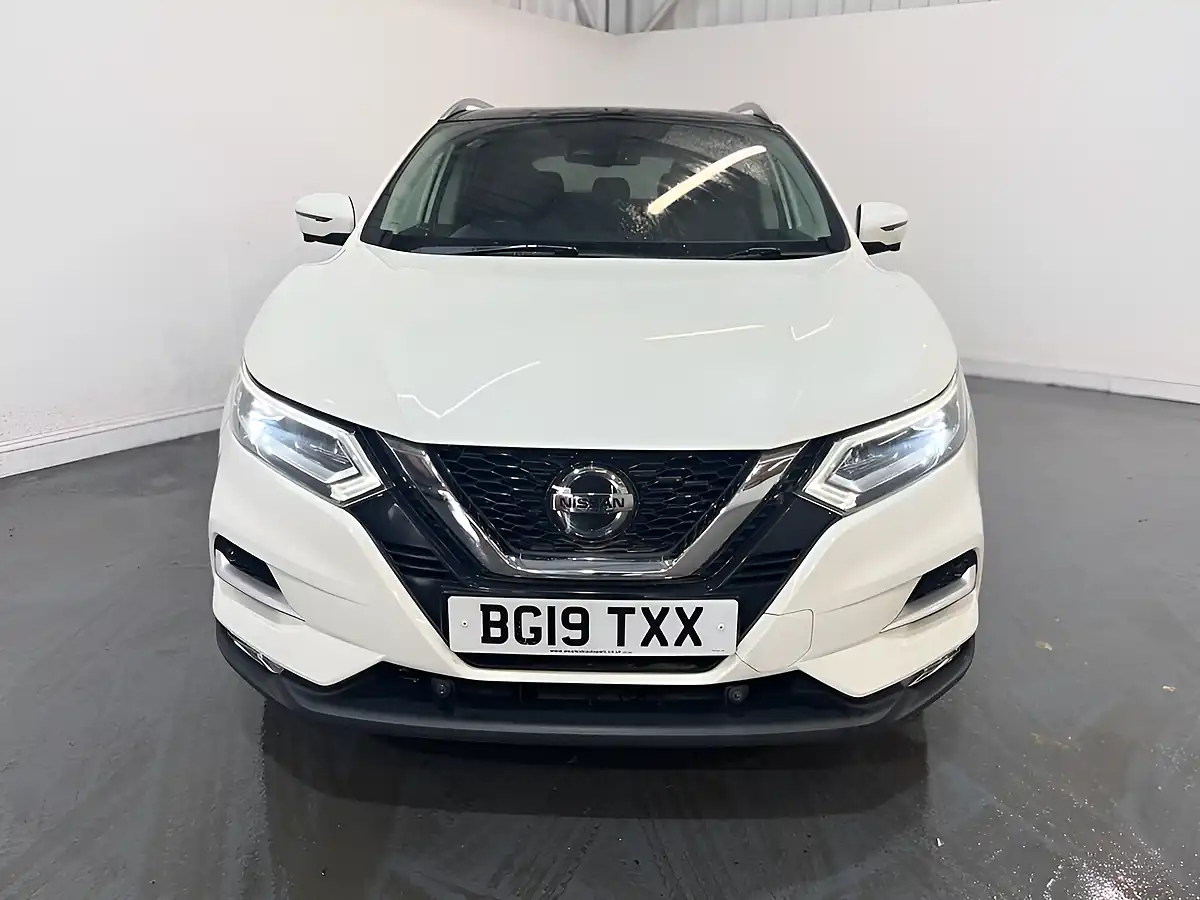 Used 2019 Nissan Qashqai Tekna White - Interior and Exterior details 2