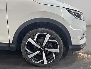 Used 2019 Nissan Qashqai Tekna White - Interior and Exterior details 8