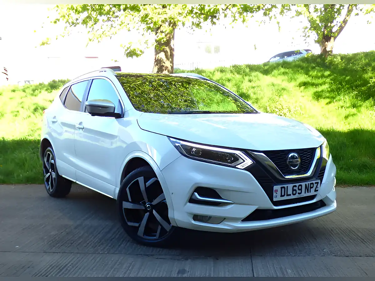 Used 2019 Nissan Qashqai Tekna+ White - Front View