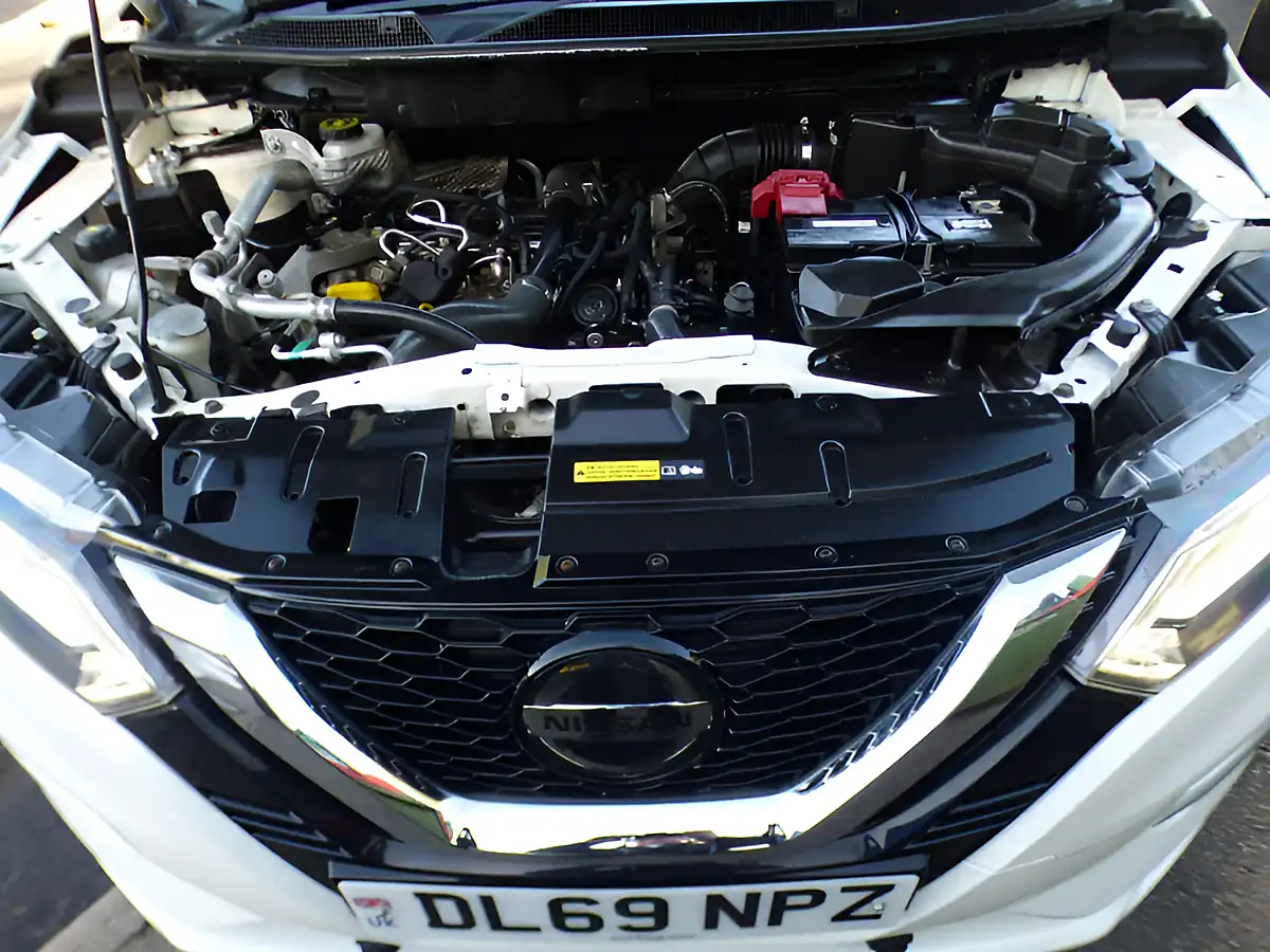 Used 2019 Nissan Qashqai Tekna+ White - Interior and Exterior details 12