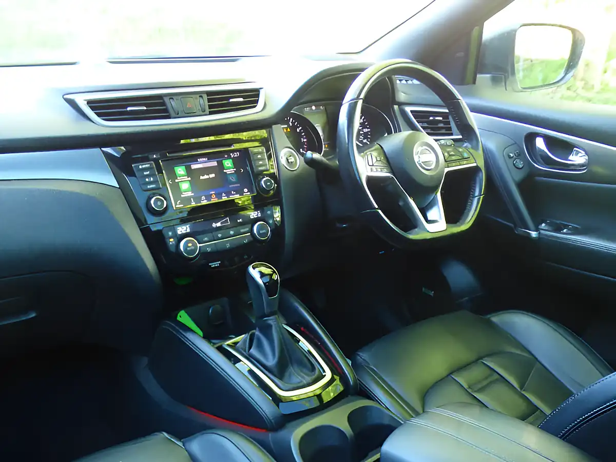 Used 2019 Nissan Qashqai Tekna+ White - Interior and Exterior details 3