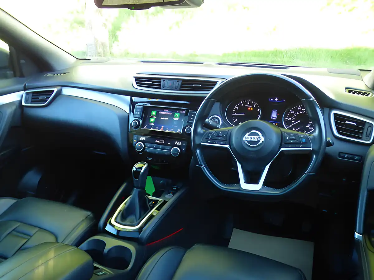 Used 2019 Nissan Qashqai Tekna+ White - Interior and Exterior details 7