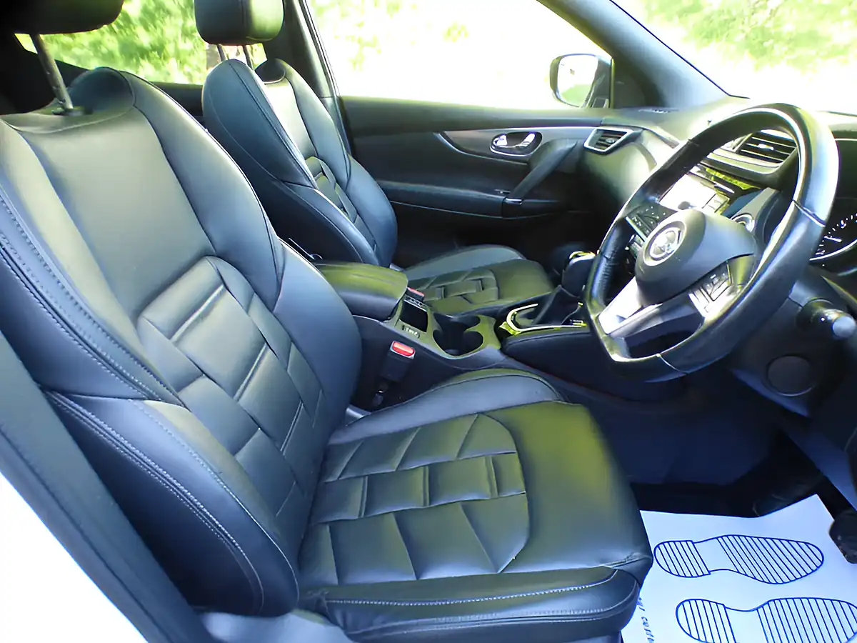 Used 2019 Nissan Qashqai Tekna+ White - Interior and Exterior details 9