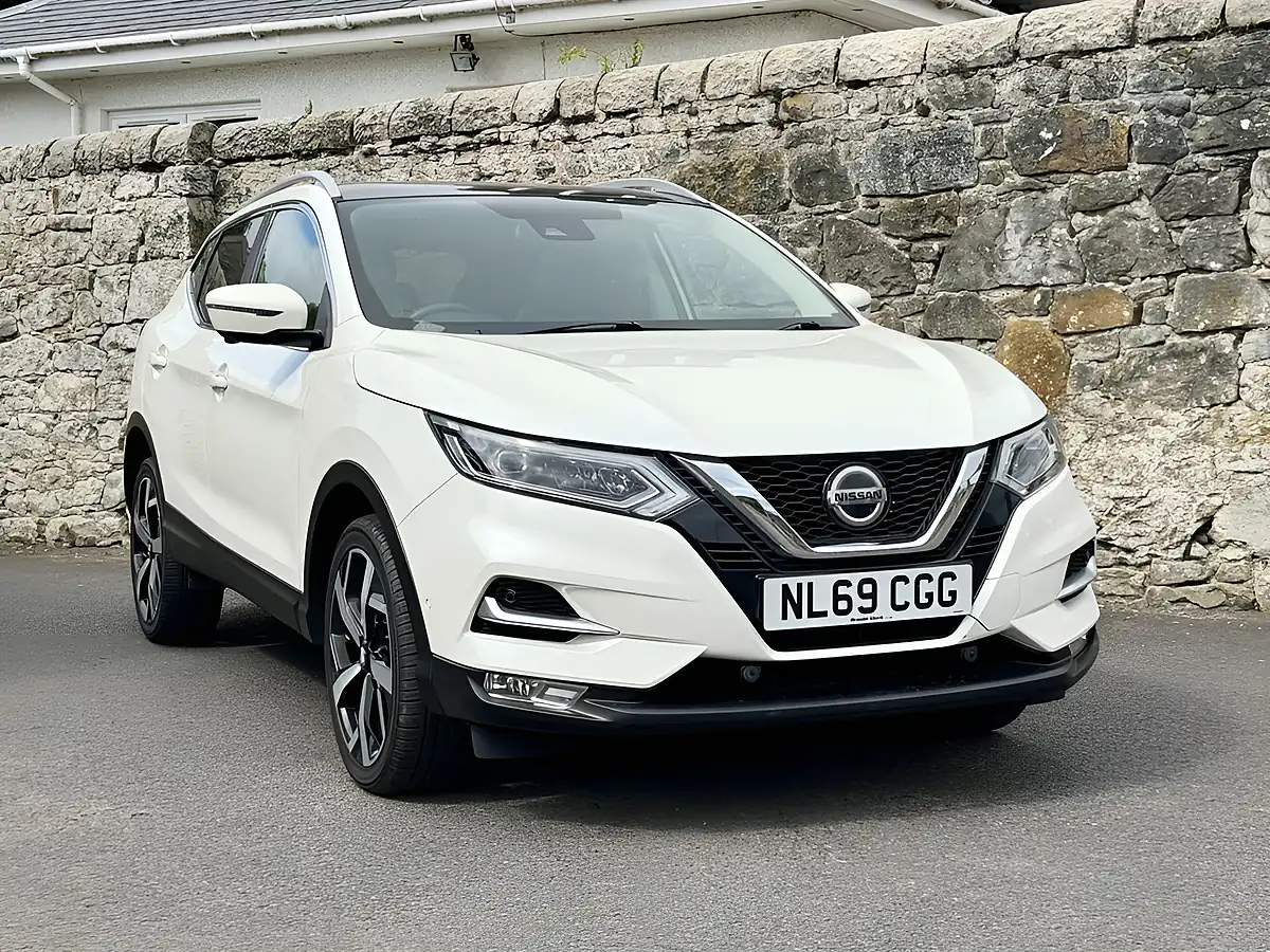 Used 2019 Nissan Qashqai Tekna White - Interior and Exterior details 11