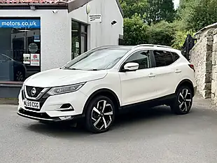 Used 2019 Nissan Qashqai Tekna White - Interior and Exterior details 12