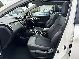 Used 2019 Nissan Qashqai Tekna White - Interior and Exterior details 15