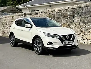 Used 2019 Nissan Qashqai Tekna White - Interior and Exterior details 18