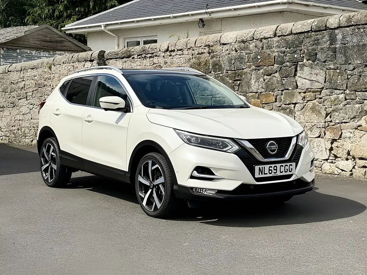 Used 2019 Nissan Qashqai Tekna White - Interior and Exterior details 18