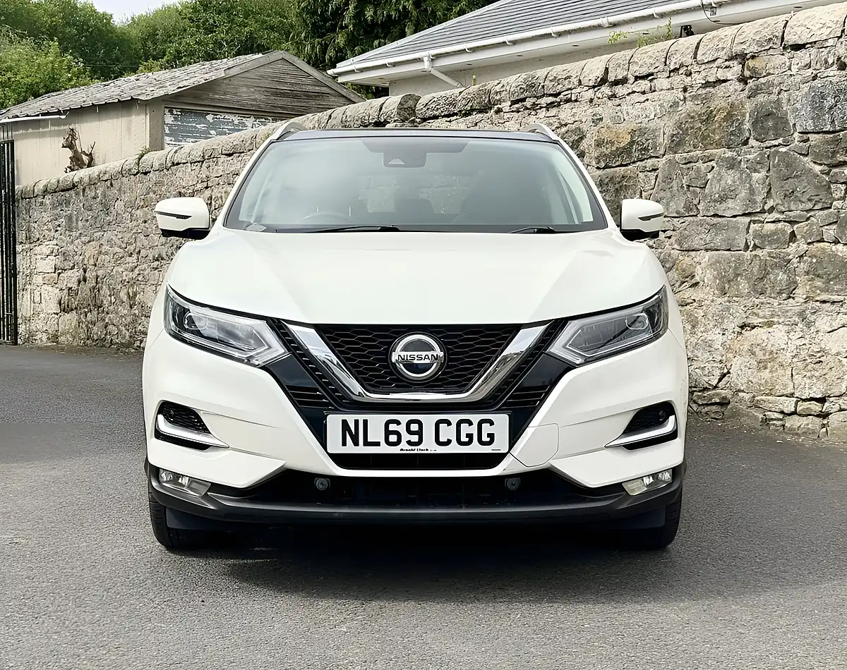 Used 2019 Nissan Qashqai Tekna White - Interior and Exterior details 2