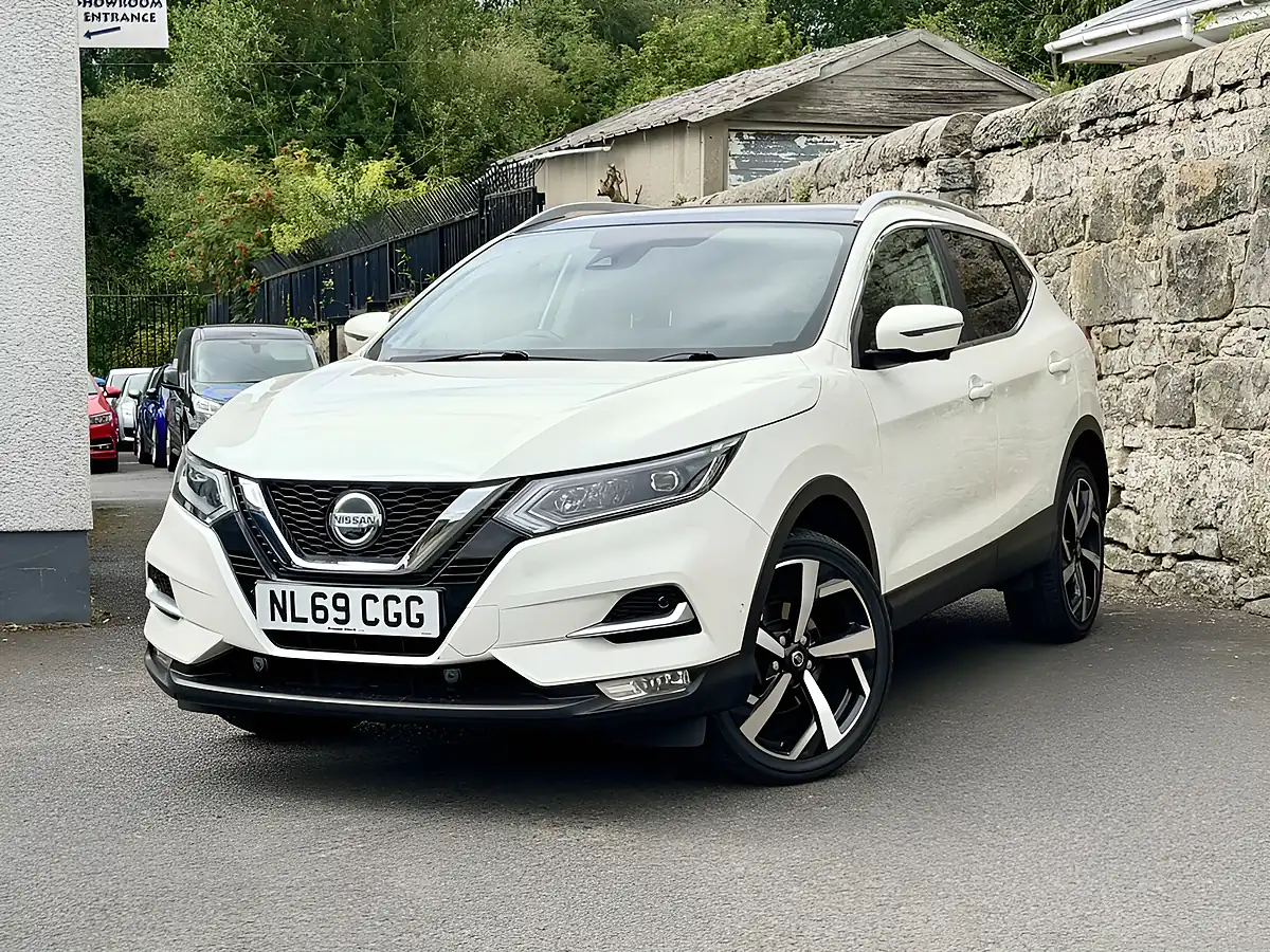 Used 2019 Nissan Qashqai Tekna White - Interior and Exterior details 4