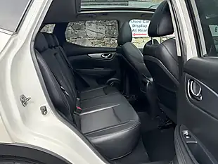 Used 2019 Nissan Qashqai Tekna White - Interior and Exterior details 7