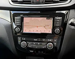 Used 2019 Nissan Qashqai Tekna White - Interior and Exterior details 9